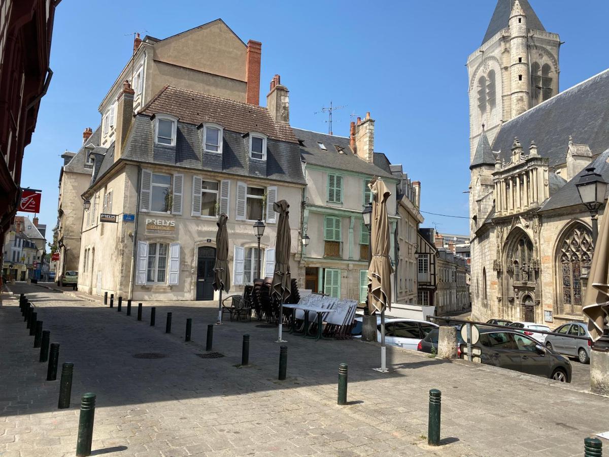 Beau Studio Centre Ville Et Proche Gare Bourges Exterior foto